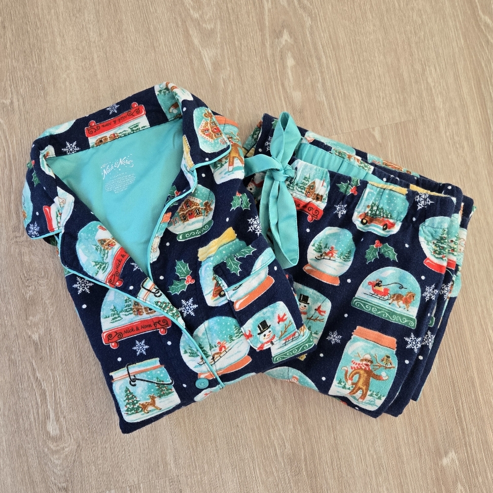 Nick & Nora green and blue snow globe flannel pajamas set size small